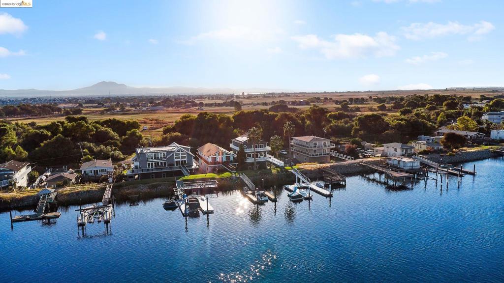 WATERFRONT - Residential