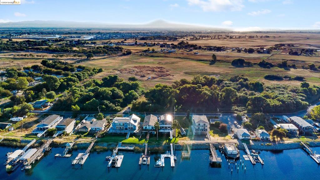 WATERFRONT - Residential