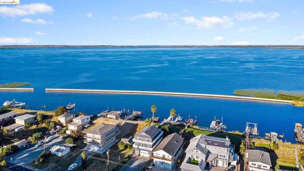 WATERFRONT - Residential