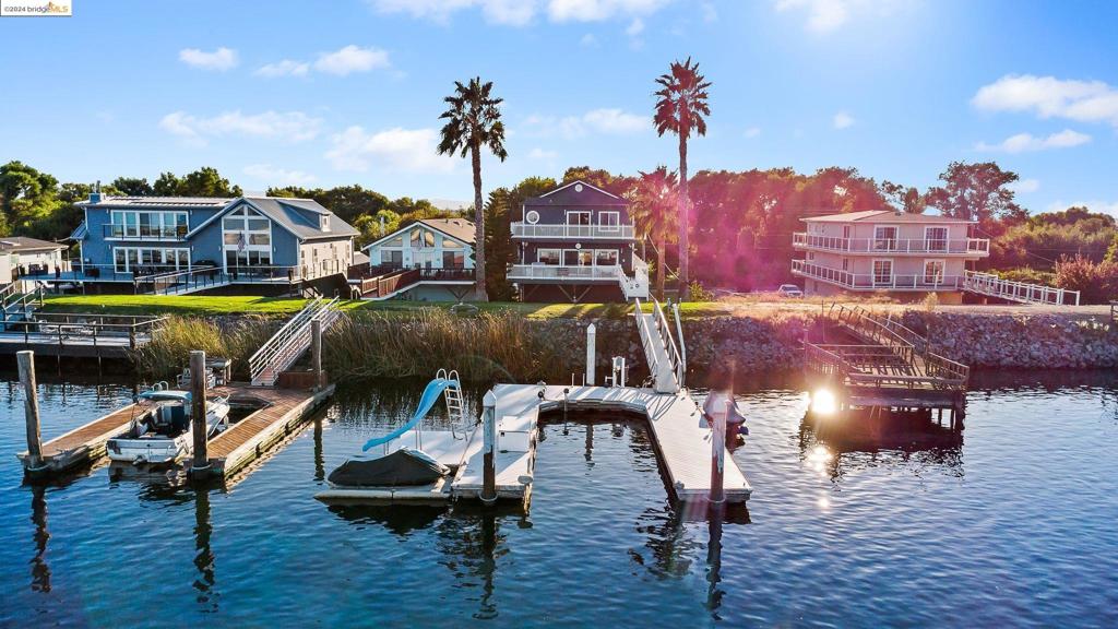 WATERFRONT - Residential
