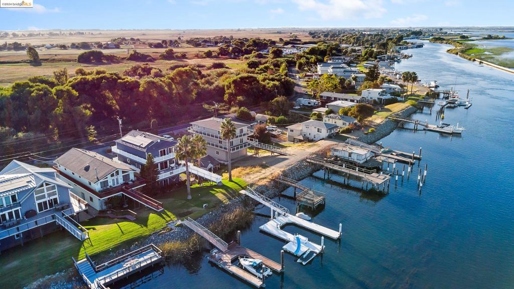 WATERFRONT - Residential