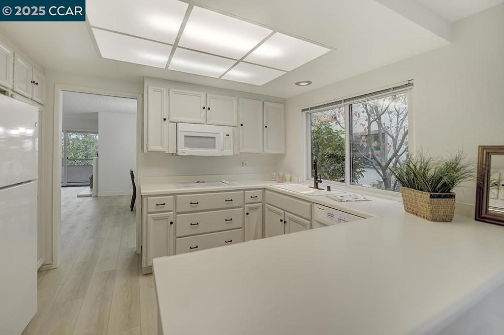 ROSSMOOR - Residential