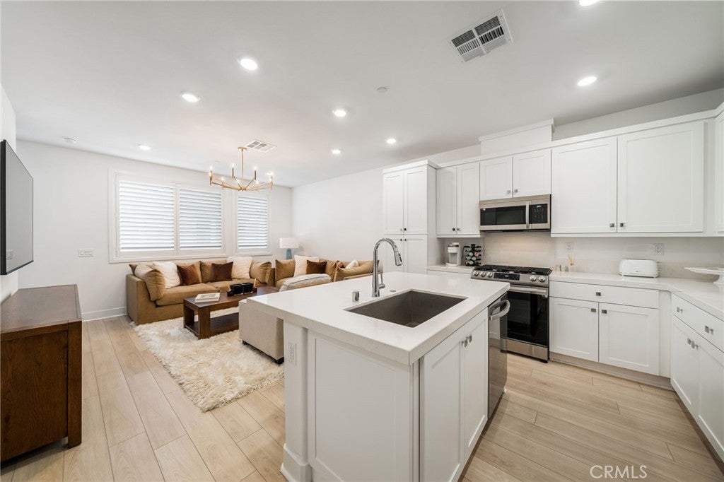 1683 Jade Road