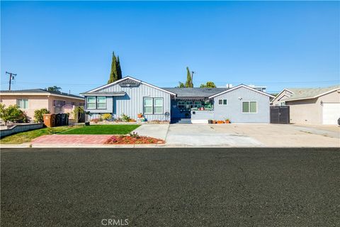 Photo of 12231 Bluebell Ave, Garden Grove, CA 92840 (MLS # OC26028657)