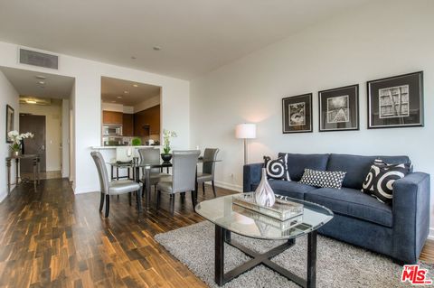 Photo of 900 W Olympic Boulevard #33F, Los Angeles, CA 90015 (MLS # 25629683)