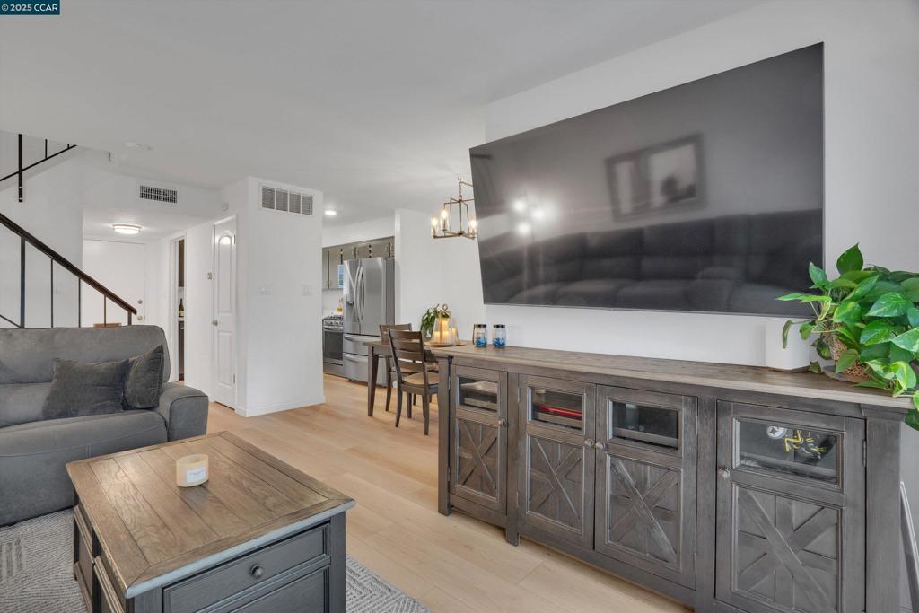 DIABLO COMMONS - Residential