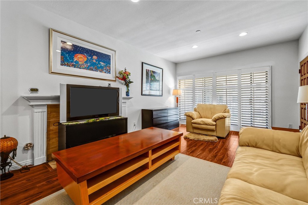 11630 Warner 504