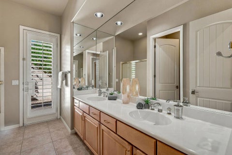 Tiny photo for 33 Scarborough Way, Rancho Mirage, CA 92270 (MLS # 219154511DA)