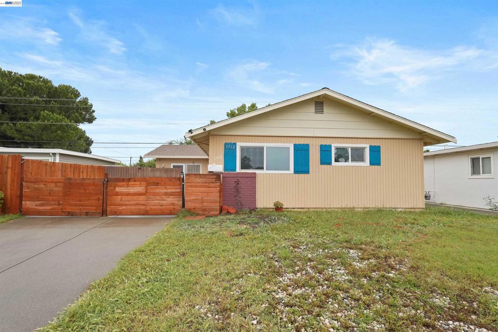 1712 Utah St