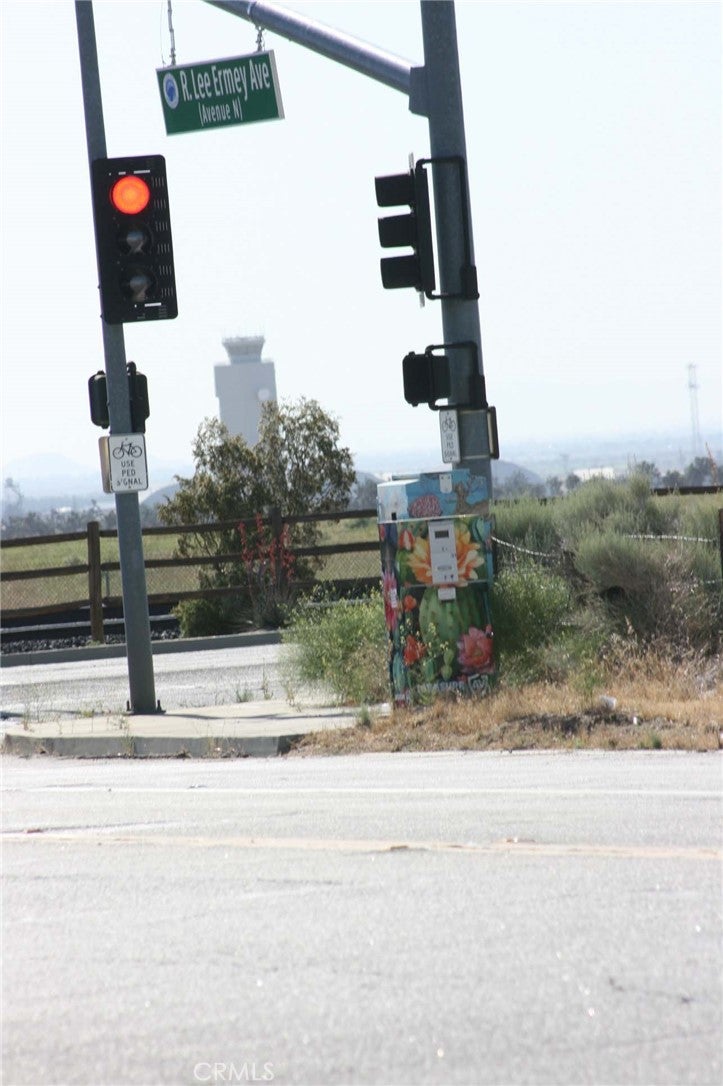 12 Avenue M-12