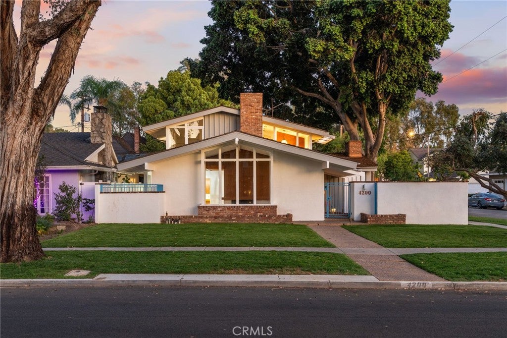 4200 Country Club DR