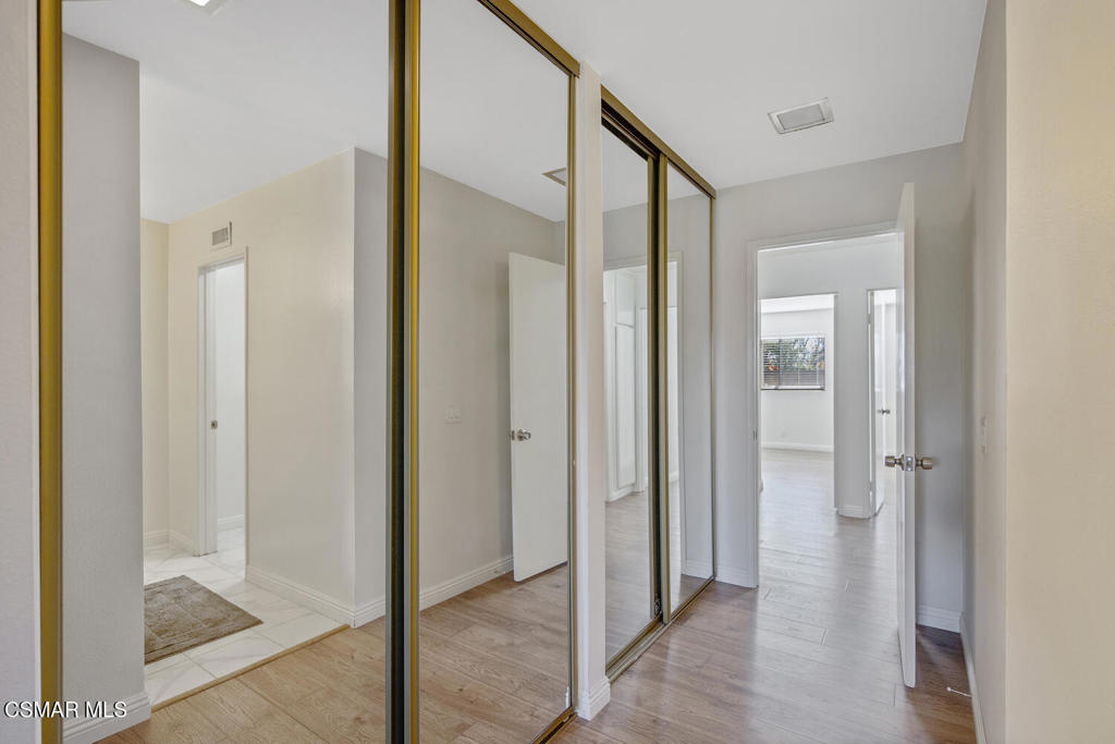 Shadow Run/Borchard-155 - 1000712 - Residential