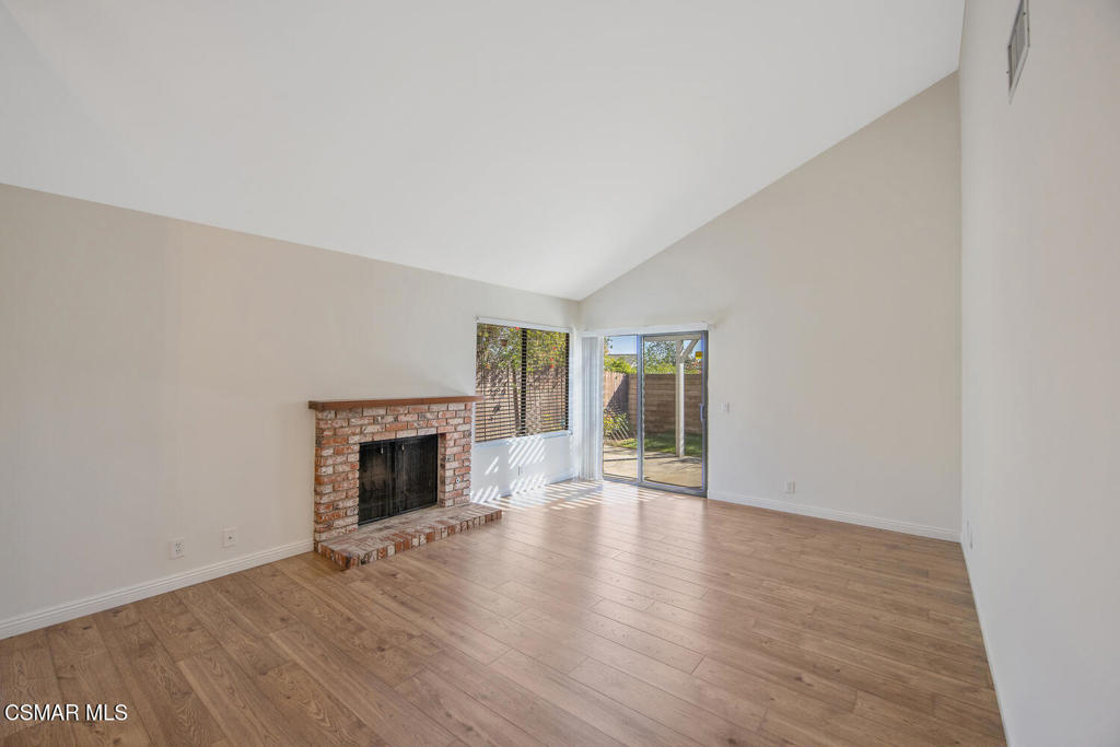 Shadow Run/Borchard-155 - 1000712 - Residential