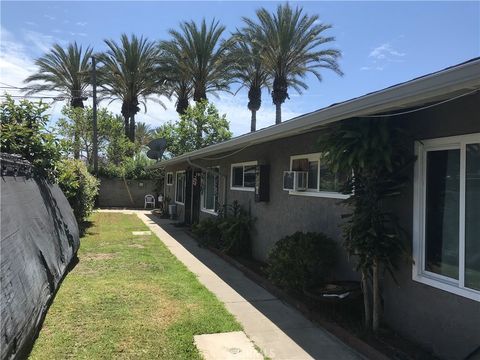Photo of 1250 W 2nd St, Santa Ana, CA 92703 (MLS # IV26088363)