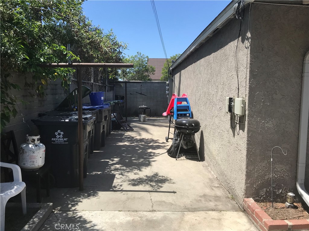 1250 W 2nd
