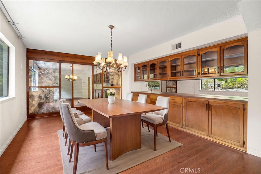 1450 N Walnut Street