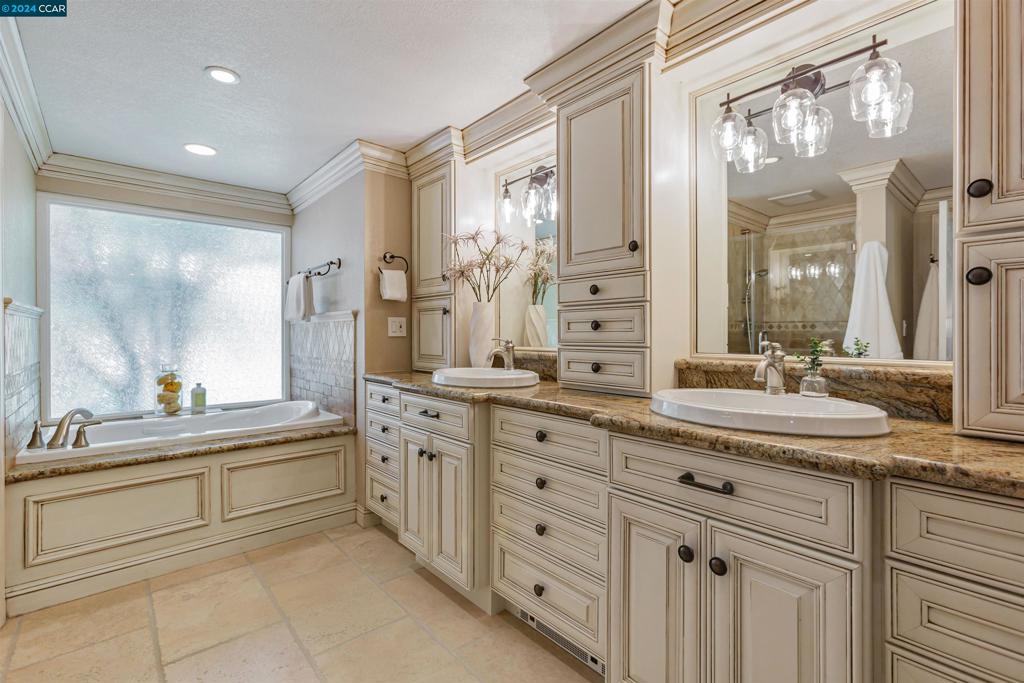 JOAQUIN RANCH - Residential