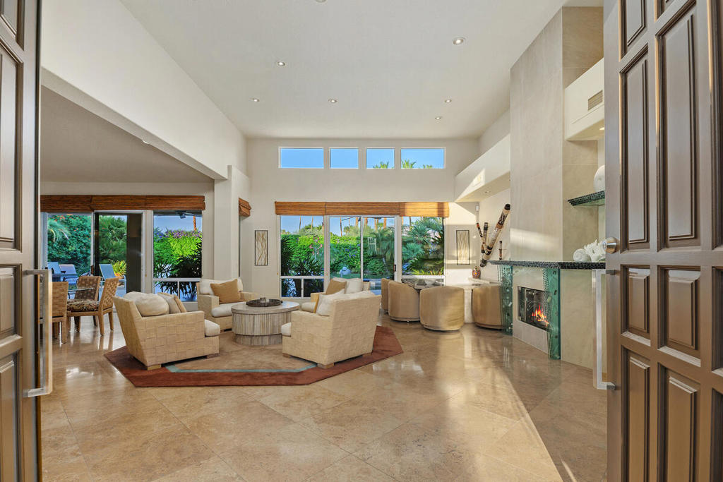 Properties 4 48400 Mirador Court