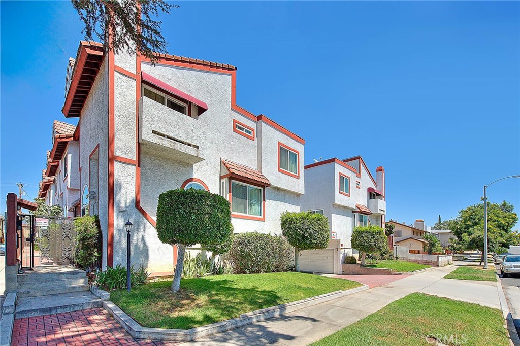 Prime North Alhambra Condo – Adjacent to South Pasadena
Location, location, location! This 3-bedroom, 2.5-bath condo sits in one of the most desirable areas of North Alhambra, just steps from Alhambra Park and within walking distance to Costco, Target, Main Street shops, restaurants, banks and more. Easy freeway access, and only minutes to Pasadena and Downtown LA.
Recently updated with fresh interior paint and brand-new flooring, the home features a double-door entry, high ceilings, abundant natural light, and a spacious living room with fireplace. A few steps up lead to the family room, dining area, and kitchen. Upstairs offers a master suite plus two additional bedrooms and a full bath, with a half bath on the main floor. The attached 2-car garage includes laundry and a very large storage room, perfect for extra space or hobbies.