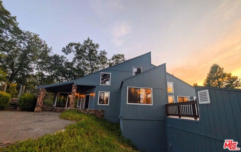 Photo of 37068 Mudge Ranch Road, Coarsegold, CA 93614 (MLS # 26993921)