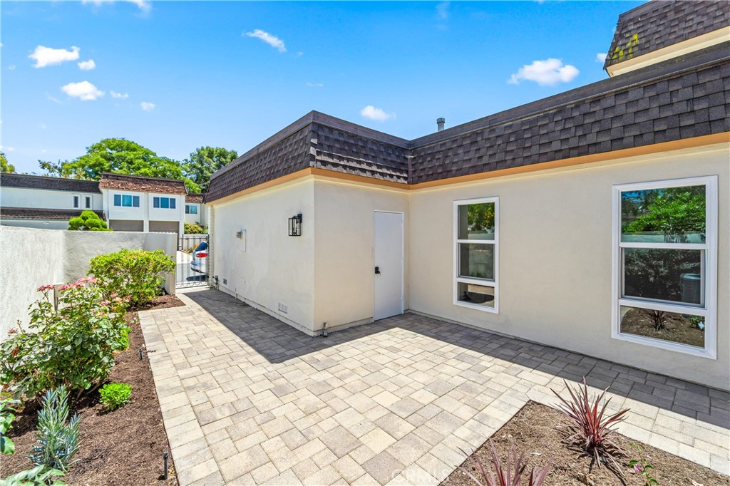 11 Rockrose Way