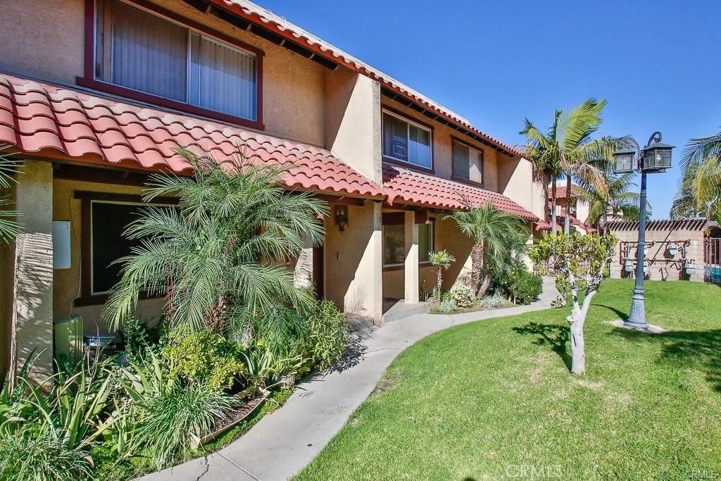 9741 Acacia AVE