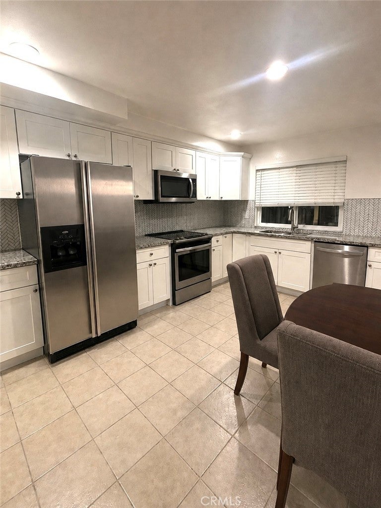 9741 Acacia 8