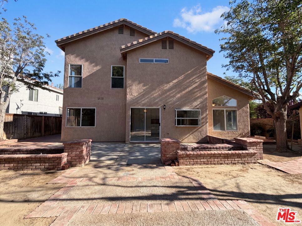 5545 W Avenue L6