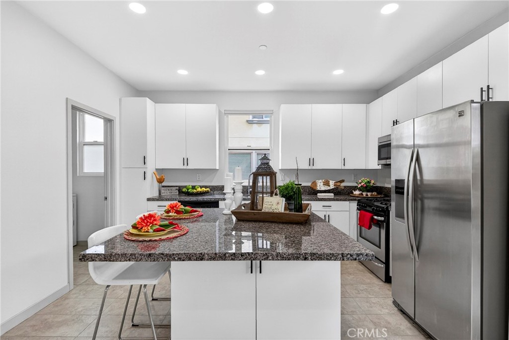 809 S Anaheim Boulevard 106