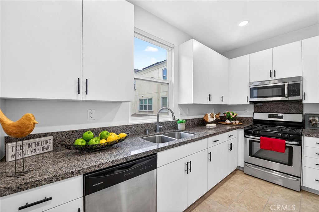 809 S Anaheim Boulevard 106