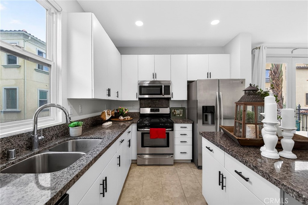 809 S Anaheim Boulevard 106