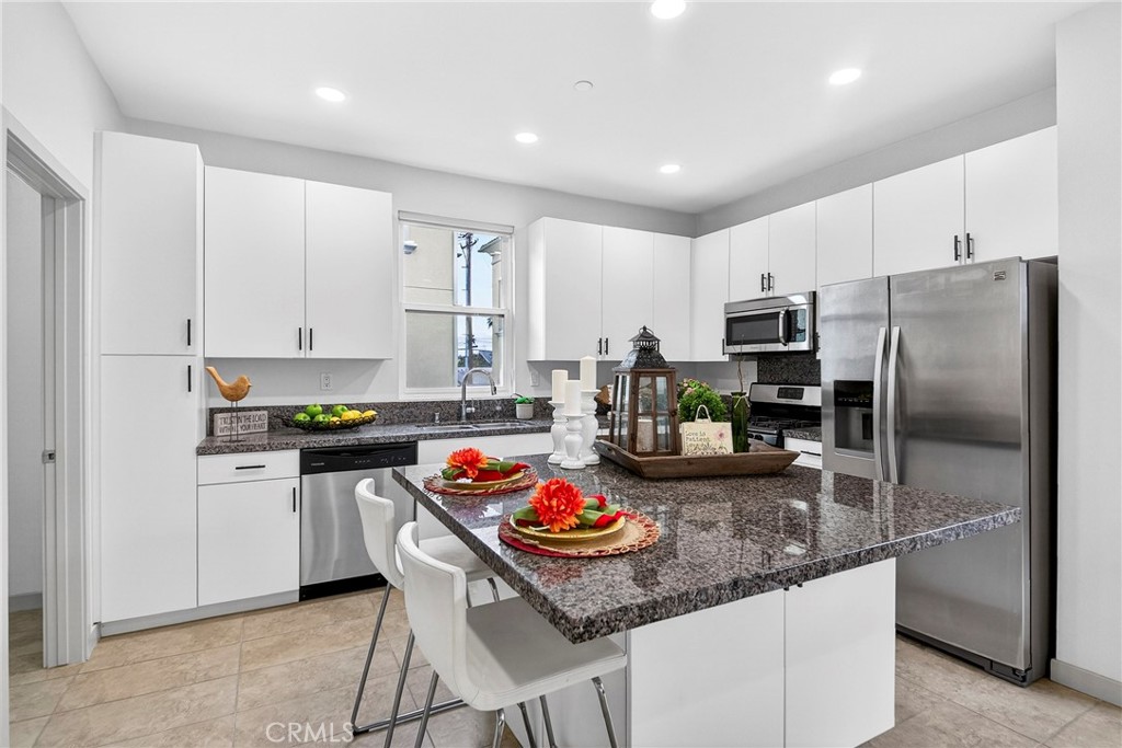 809 S Anaheim Boulevard 106