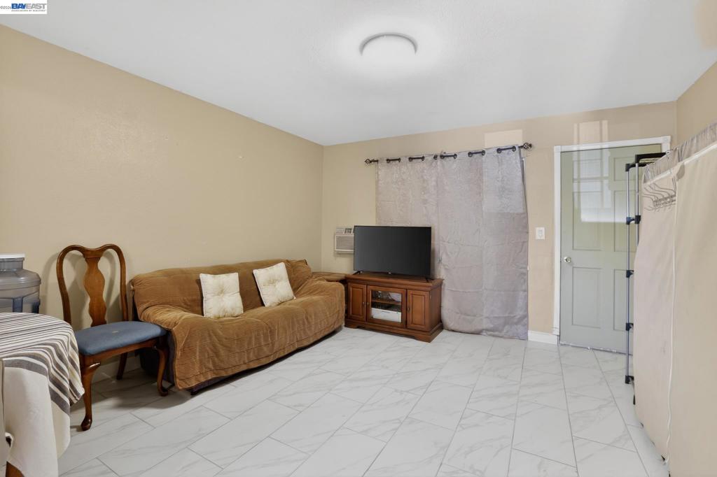 14391 Victoria Ct