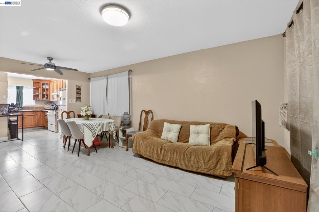 14391 Victoria Ct