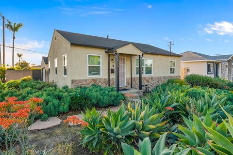 Photo of 2774 Hayes Avenue, Long Beach, CA 90810 (MLS # PW26051404)