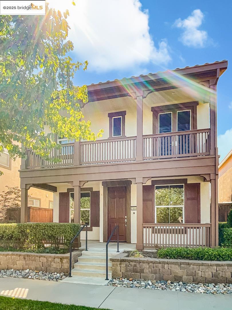 Stylish and spacious 3BR/2.5BA home in Westpark with a comfortable two-story layout. The chef’s kitchen features granite counters, breakfast bar, and all appliances. Enjoy open living space that flows to a private back patio with misting system and low-maintenance spa like yard. Upstairs offers a peaceful primary suite plus two versatile bedrooms. Includes washer/dryer and a detached two-car garage. Great location near schools, parks, and Village Center shops.