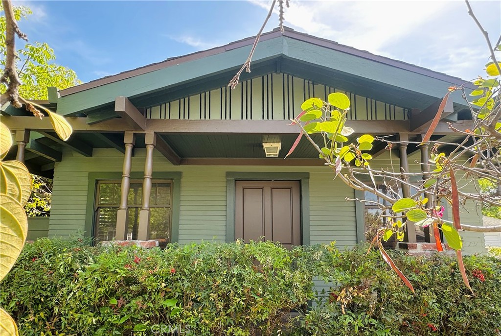 Properties 3 134 Melrose