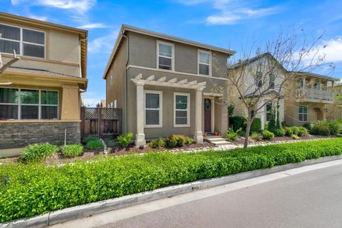Photo of 642 Heirloom Place, King City, CA 93930 (MLS # ML82041751)
