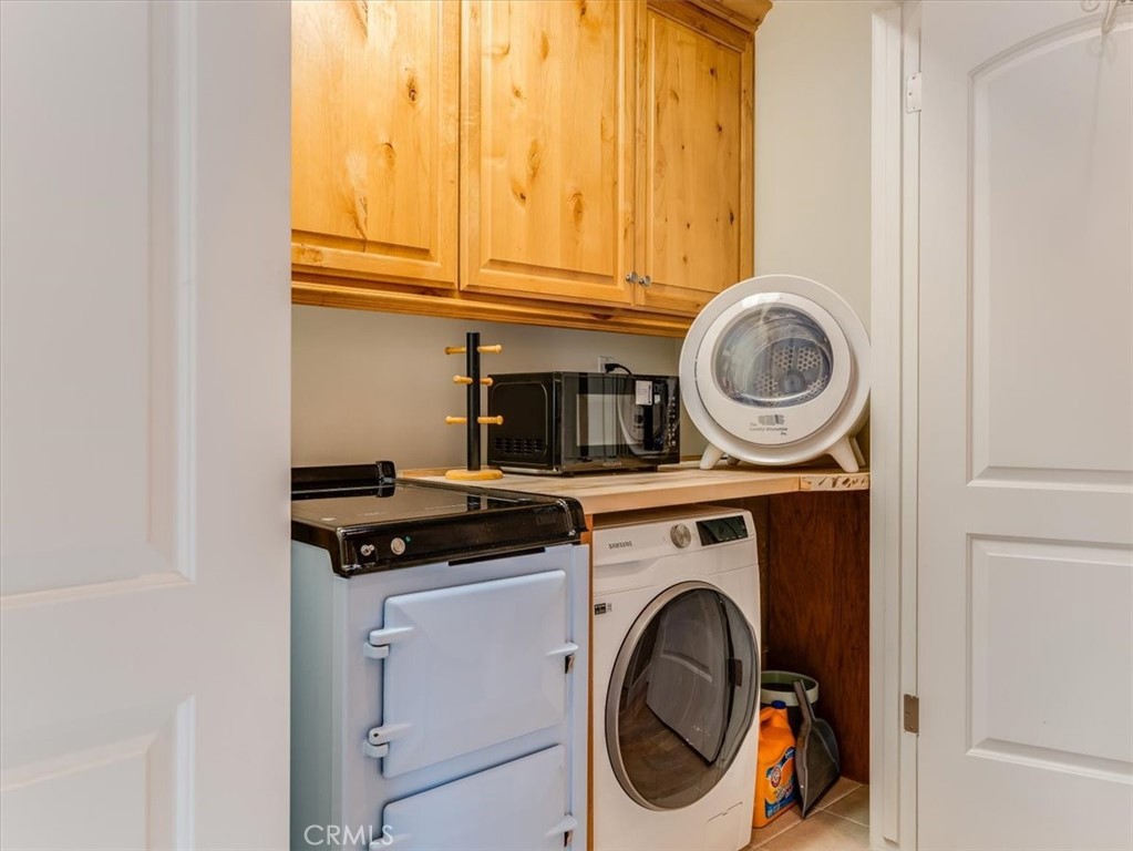 Top of the World(2170) - Residential