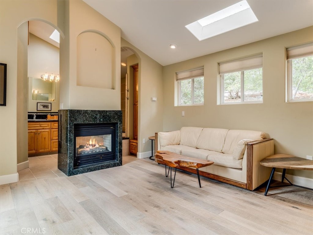 Top of the World(2170) - Residential