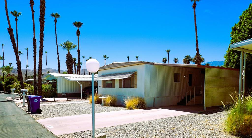 Royal Palms - Manufactured In Park