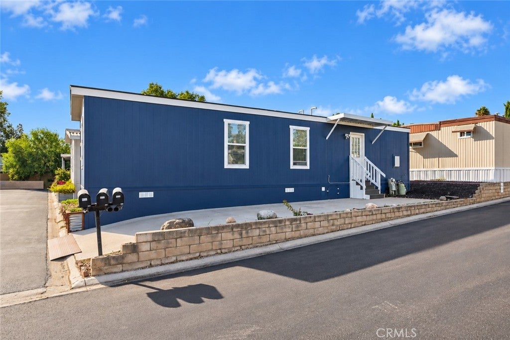 2099 James Court 64