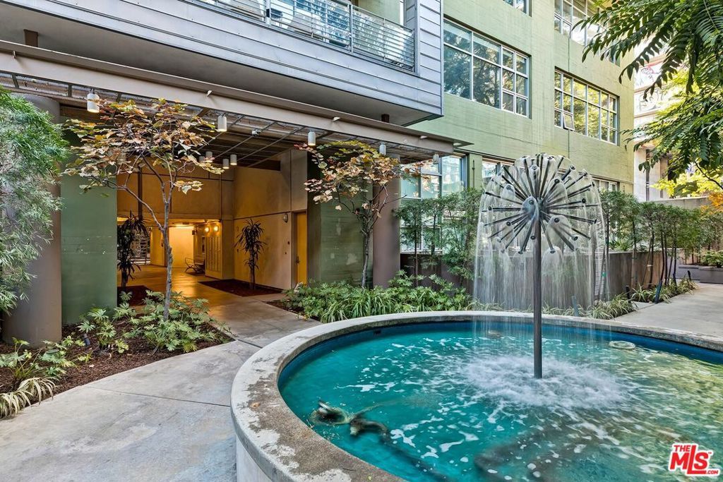 Photo of 1130 S Flower Street #208, Los Angeles, CA 90015 (MLS # 26633229)