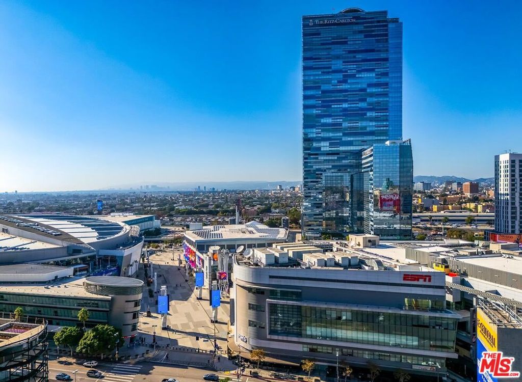 Photo of 1130 S Flower Street #208, Los Angeles, CA 90015 (MLS # 26633229)