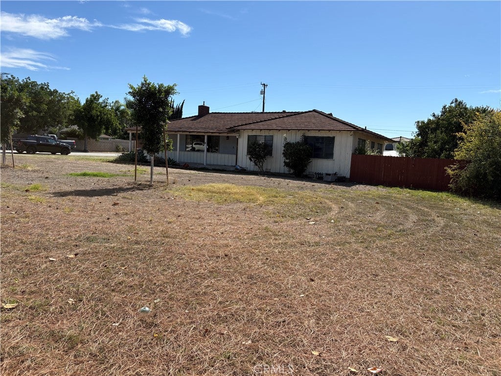 1528 E Vine