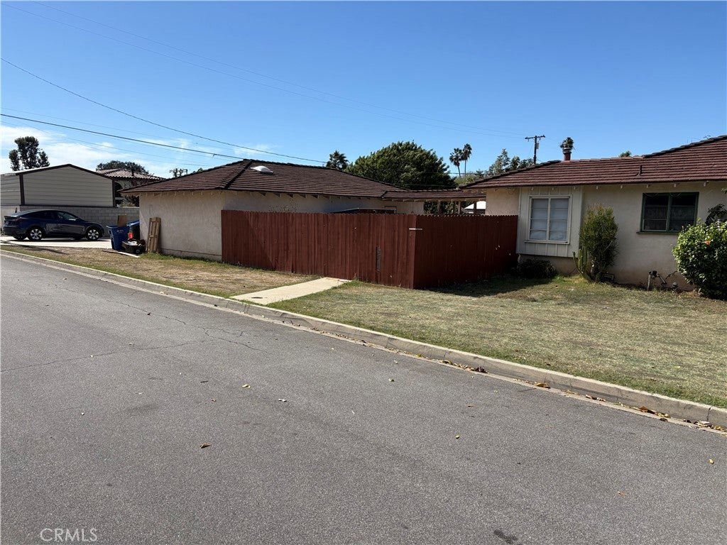 1528 E Vine