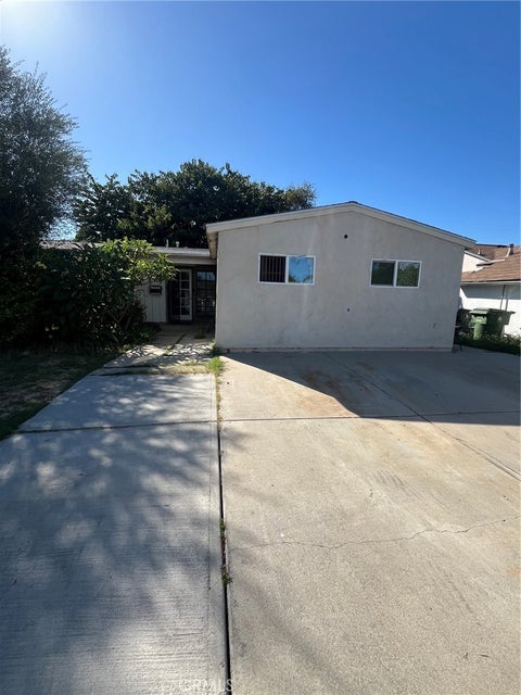 Photo of 6929 Calvin AVE, Reseda, CA 91335 (MLS # SR26208341)