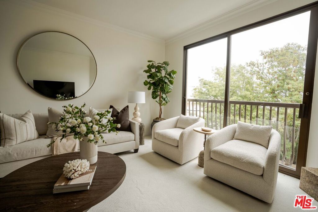 Photo of 11847 Gorham Avenue #302, Los Angeles, CA 90049 (MLS # 25612865)