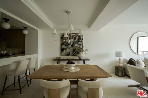 Photo of 11847 Gorham Avenue #302, Los Angeles, CA 90049 (MLS # 25612865) Photo of 11847 Gorham Avenue #302, Los Angeles, CA 90049 (MLS # 25612865)