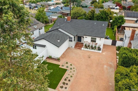 Photo of 19851 Bassett Street, Winnetka, CA 91306 (MLS # SR26196219)